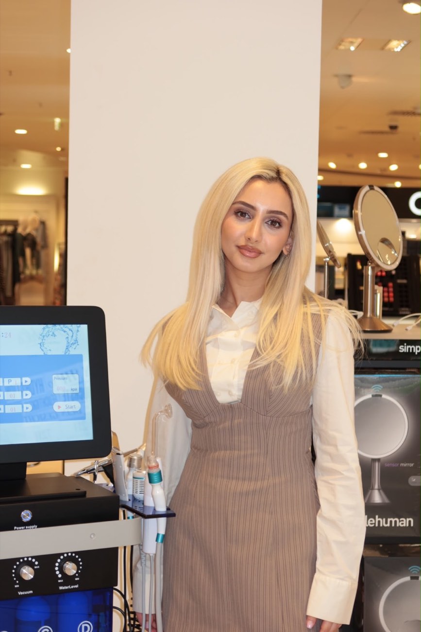 Aylin Omrani in der Beauty-Welt bei Breuninger